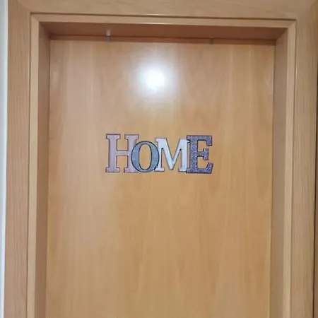 Апартаменти Welcom A Summer Flat In The Heart Of The Village Сіджас