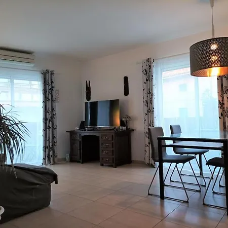 Welcom A Summer Flat In The Heart Of The Village *